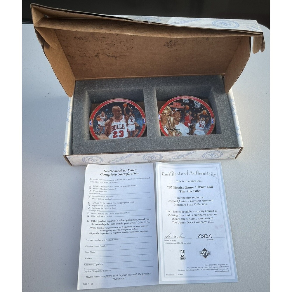 Upper Deck Michael Jordan Greatest Moments Miniature Plate Set 1997 COA Box
